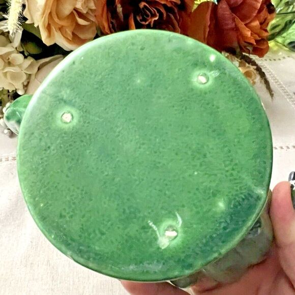 Vintage Haeger Green Ceramic Planter – 7" Wide – Classic Mid-Century Design - Picture 5 of 9